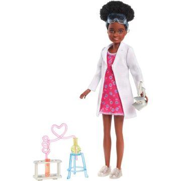 Muñeca y accesorios Barbie Equipo Stacie
