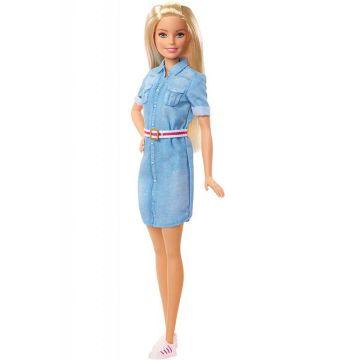 Barbie Dreamhouse Adventure muñeca rubia con vestido vaquero