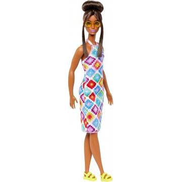 Muñeca Barbie Fashionistas 210 con moño y vestido halter de ganchillo