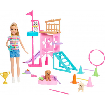 Barbie y Stacie al rescate: parque infantil para cachorros con muñeca, 3 figuras de perros y accesorios