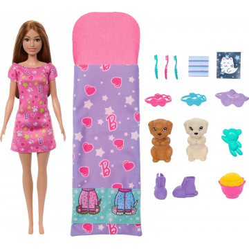 Muñeca Barbie y set de juegos Fiesta de pijamas para cachorros con 2 figuras de perros de juguete y más de 10 accesorios, cambio de color
