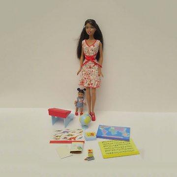 Barbie profesora y estudiante adolescente AA