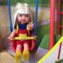 Muñeca Barbie® Giggles N Swing ™ y muñeca Kelly®-Rubia