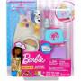 Paquete de accesorios para hornear y cocinar de Barbie con piezas con temática de desayuno, que incluye delantal para muñeca, molde para tostadora y recipiente de masa moldeadora Dough