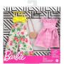 Barbie Fashions - Juego de 2 ropa, 2 trajes de muñeca que incluyen pantalones florales de piernas anchas, un top bandeau amarillo, vestido de cuadro vichy rosa y 2 accesorios
