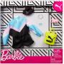 Barbie Storytelling Fashion Pack de ropa de muñeca inspirada en Puma Sport Jumpsuit y 6 accesorios para muñecas