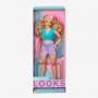 Muñeca Barbie Looks #16, rubia, traje en bloque de color con corte en la cintura