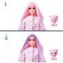 Muñeca y accesorios Barbie Cutie Reveal, Oso de peluche Teddy, con camiseta de corazón, pelo rosa con mechas moradas y ojos marrones