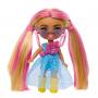 Muñeca Barbie Extra Mini Minis con cabello rosa y rubio, accesorios y soporte para muñeca, coleccionable de 3.25 pulgadas