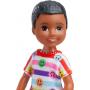 Muñeca Barbie Chelsea, muñeca de niño pequeño que usa un mameluco extraíble con cabello castaño y ojos marrones