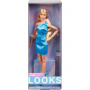 Muñeca Barbie Looks #23 (con cabello rubio ceniza y moda moderna Y2K, vestido azul metálico de un solo hombro con tacones de tiras)