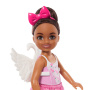 Barbie Chelsea Ballerina - Juego de accesorios y muñeca, muñeca pequeña morena con temática profesional