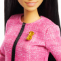 Muñeca Barbie Future Leader con pelo negro, 2 pulseras doradas y pin, incluye pegatina