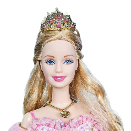 Barbie Clara fabricada en Indonesia, ojos azules