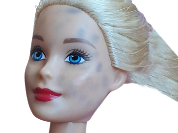Como eliminar manchas de tinta de tu Barbie
