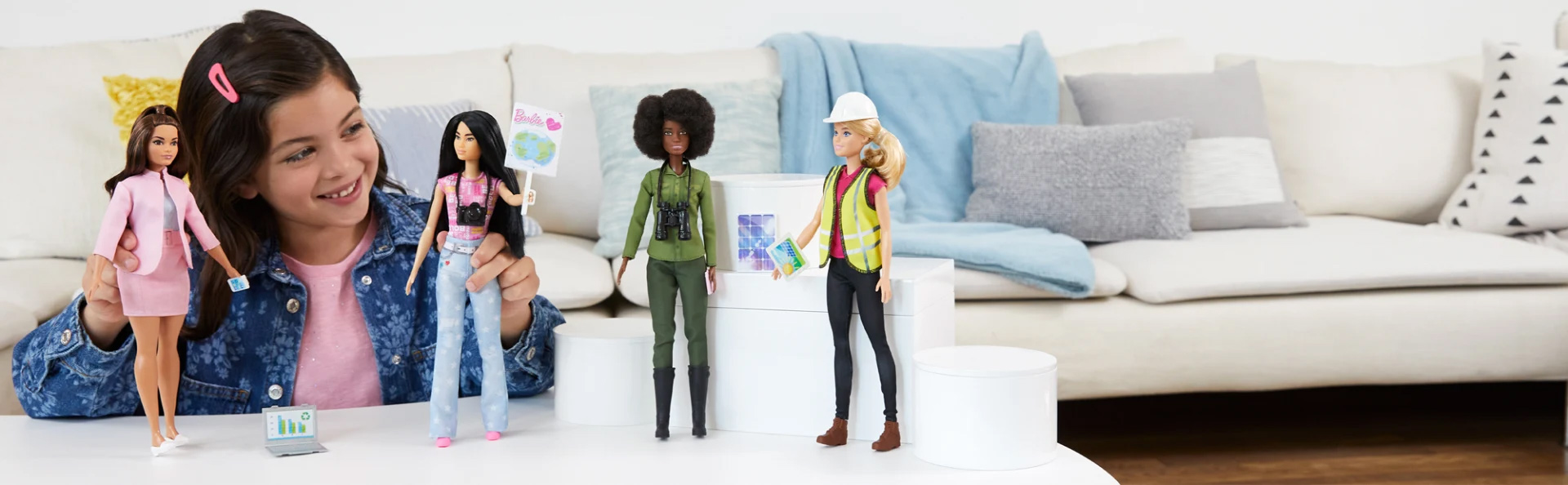 Jugando con muñecas Barbie Equipo Eco-líderes