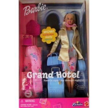Muñeca Barbie Gran Hotel con maletas