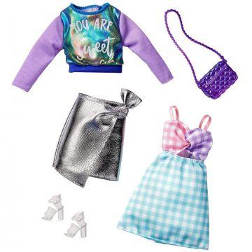 Barbie Fashions - Juego de ropa de 2 piezas, 2 trajes de muñeca que incluyen sudadera iridiscente, falda metálica plateada, vestido de cuadros y 2 accesorios