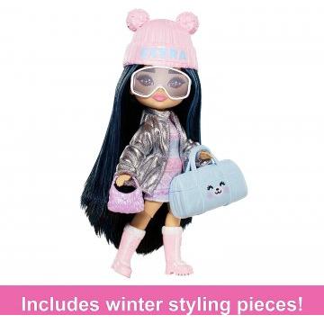 Muñeca de viaje Barbie Extra Minis con moda de invierno, Barbie Extra Fly
