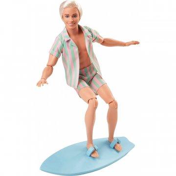 Muñeco Ken de Barbie la película con un conjunto a juego de playa a rayas pastel