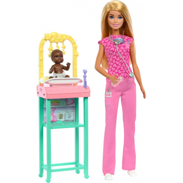 Muñeca Barbie Baby Doctora con muñeca rubia de moda con uniforme rosa, 1 muñeca bebé con accesorios y muebles para bebé