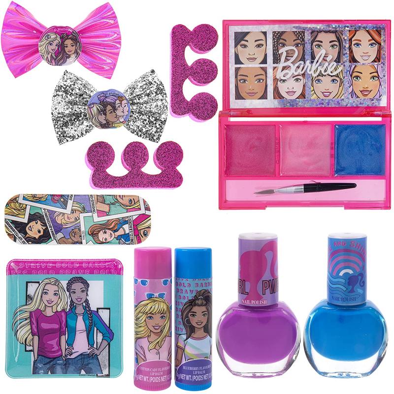Barbie - Conjunto de maquiagem Townley Girl cosmético iluminado inclui  brilho labial, sombra, pincéis, esmalte, acessórios para unhas e muito  mais! Para meninas, idades acima de 3