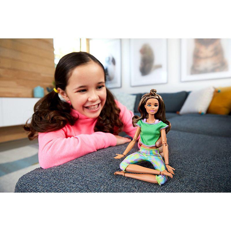 Pronombre reporte Hueco Muñeca ​Barbie Made to Move con 22 articulaciones flexibles y cabello  castaño largo y ondulado con ropa deportiva BarbiePedia