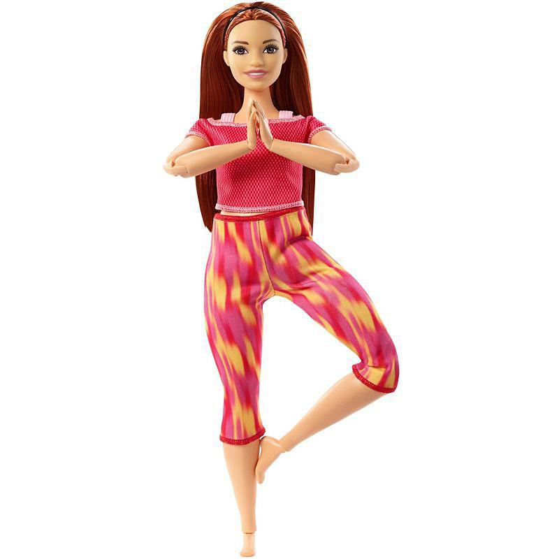 Muñeca ​Barbie Made Move, Curvy, con 22 articulaciones flexibles y rojo largo y con ropa deportiva BarbiePedia