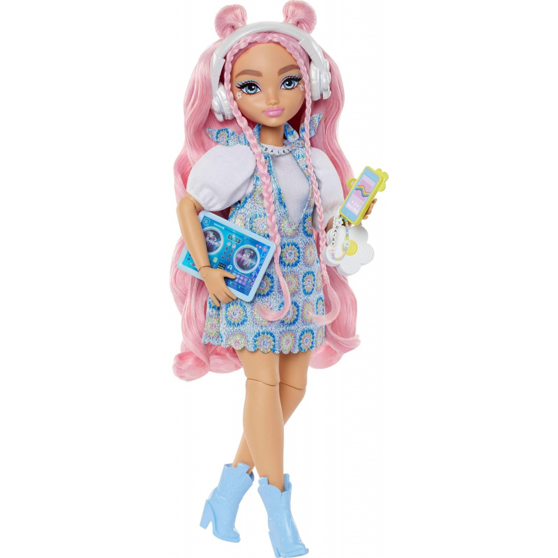 Muñeca Daisy Barbie Dream Besties y accesorios, muñeca articulada Daisy Jean con modas removibles y cabello ondulado rosa, 9 piezas con temática de DJ y música