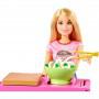 Juego de barra de fideos Barbie con muñeca rubia, estación de trabajo y accesorios