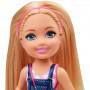 Muñeca Barbie Club Chelsea (rubia de 6 pulgadas) con parte superior estampada y falda vaquera