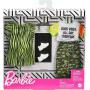 Barbie Fashions - Juego de ropa de 2 piezas, 2 trajes de muñeca que incluyen falda de tubo de camuflaje, camiseta de bloques de color con gráfico, vestido verde lima con estampado de animales y 2 acce