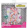 Barbie Storytelling Fashion Pack de ropa de muñeca inspirada en Minions: vestido con capucha y 6 muñecas de accesorios