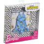Barbie Storytelling Fashion Pack de ropa de muñeca inspirada en Minions: vestido de mezclilla y 6 muñecas de accesorios