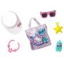 Barbie Storytelling Fashion Pack de ropa para muñecas inspirada en Hello Kitty & Friends: traje de baño, encubrimiento con flecos y 6 muñecas de accesorios con temática de playa