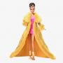 Muñeca Barbie® Guo Pei con vestido amarillo dorado