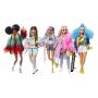 Barbie Extra Juego de 5 muñecas, cada una con un colorido traje en capas con accesorios y mascotas