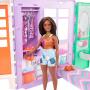 Muñecas y set de juegos con accesorios Barbie Holiday Fun