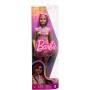 Muñeca Barbie Fashionistas 207 con cabello con mechas rosas y vestido de corazón