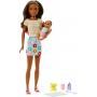 Muñecas Barbie y accesorios Babysitters Inc. Playset, muñeca Skipper con figura de bebé y 5 accesorios