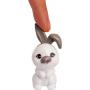 Arbie Pet and Accessories Set con un conejito con nariz y orejas que se mueven, además de más de 10 piezas