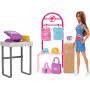 Barbie Make & Sell Boutique Playset con muñeca morena, herramientas de diseño de aluminio, ropa y accesorios