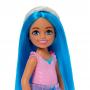 Muñeca Barbie Royal Chelsea con pelo azul y falda estampada colorida