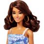 Muñeca morena Barbie ama el océano, cuerpo de muñeca hecho de plásticos reciclados, ropa de verano y accesorios