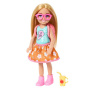 Paquete de muñecas Barbie Chelsea Play Together, conjunto de 2 muñecas pequeñas y 7 accesorios con temática de mejores amigas