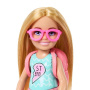 Paquete de muñecas Barbie Chelsea Play Together, conjunto de 2 muñecas pequeñas y 7 accesorios con temática de mejores amigas