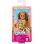 Muñeca Barbie Chelsea, muñeca pequeña con vestido extraíble con estampado de corazones, cabello rubio y ojos azules
