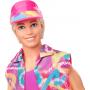 Muñeco Ken coleccionable de Barbie, la película, con traje de patinaje en línea de inspiración retro y patines en línea