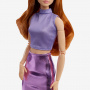 Muñeca Barbie Looks #20 (pelirroja, falda morada, botas hasta la rodilla)