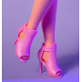 Muñeca Barbie Looks #24 (con cabello castaño y moda moderna Y2K, vestido rosa brillante sin tirantes con tacones peep-toe)